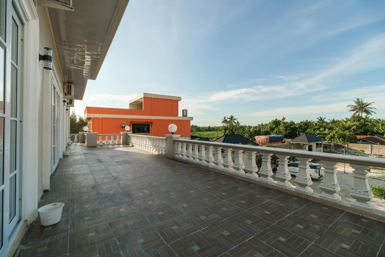 Green Forest Hotel Tebing Tinggi Εξωτερικό φωτογραφία